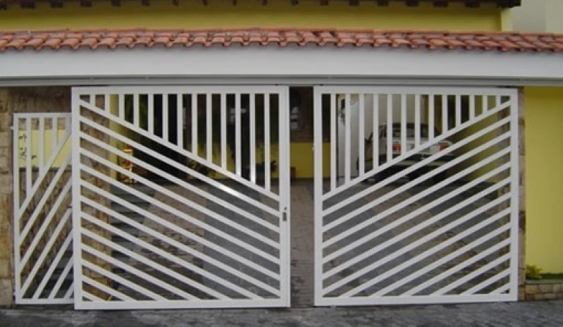Portão de correr em alumínio